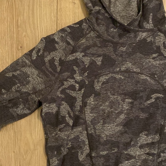 Lululemon | On Repeat Rulu Hoodie | Incognito Camo HTR Black | Size 8 - Picture 5 of 11